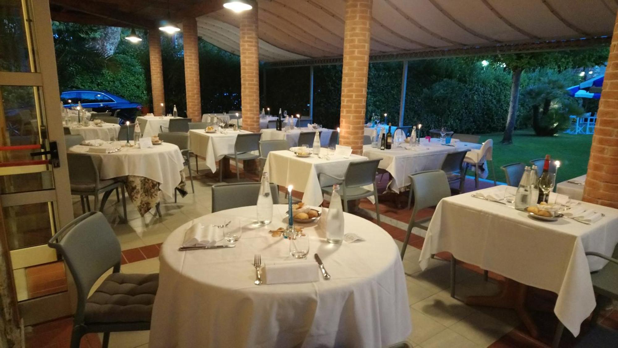 Hotel Regina فورتي دي مارمي المظهر الخارجي الصورة